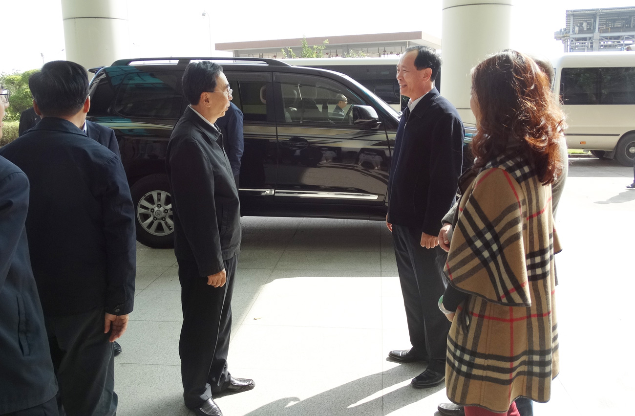 省长参观.jpg 省长参观.jpg